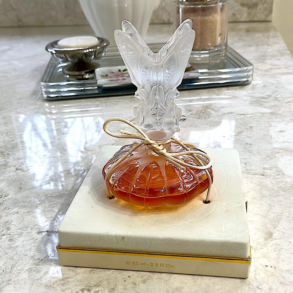 Lalique Crystal Collection 2006 Flacon Unopened Mint and Rare Made in France
